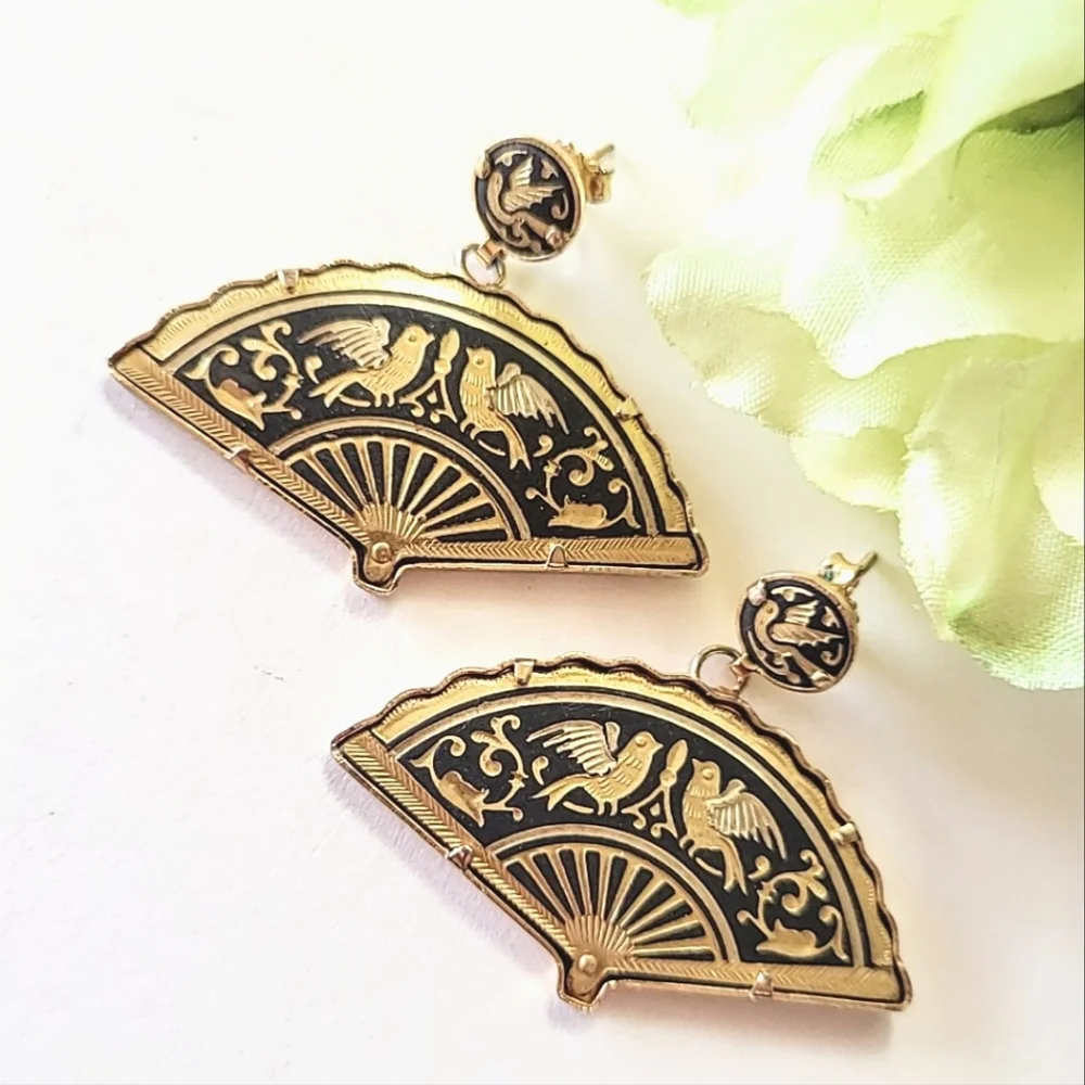 SOLD!!! DAMASCENE FAN SHAPED PIERCED EARRINGS - Picture 6 of 6